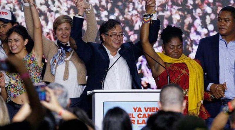 Petro, tras este periplo que ha recorrido sin pausa, se convierte en el primer presidente que representa a los sectores progresistas y democráticos de la izquierda colombiana.