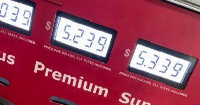 Precio de gasolina en EE.UU. sube aunque Biden liberó reservas