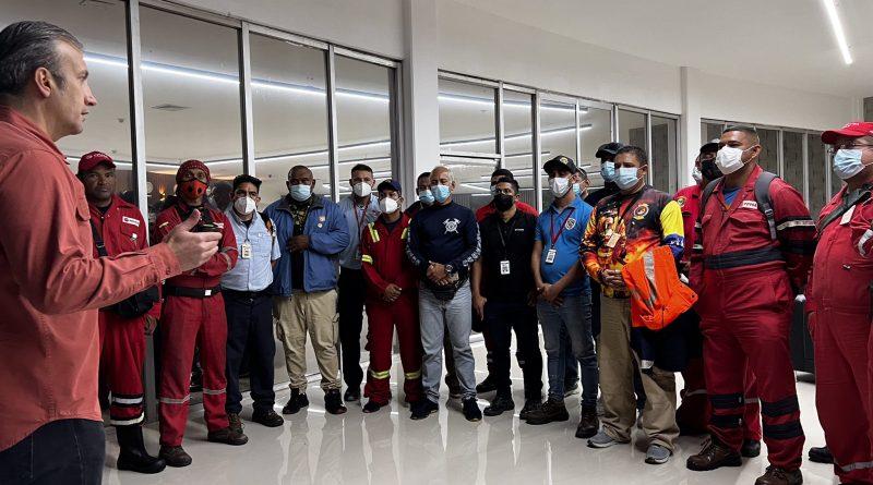 Parten a Cuba misión de 35 de bomberos especialistas y técnicos de PDVSA