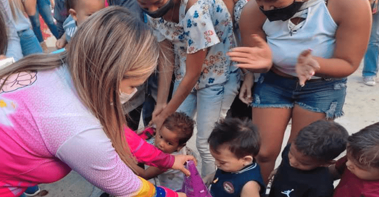Farmacia móvil comunitaria y Plan Z presentes en Petate