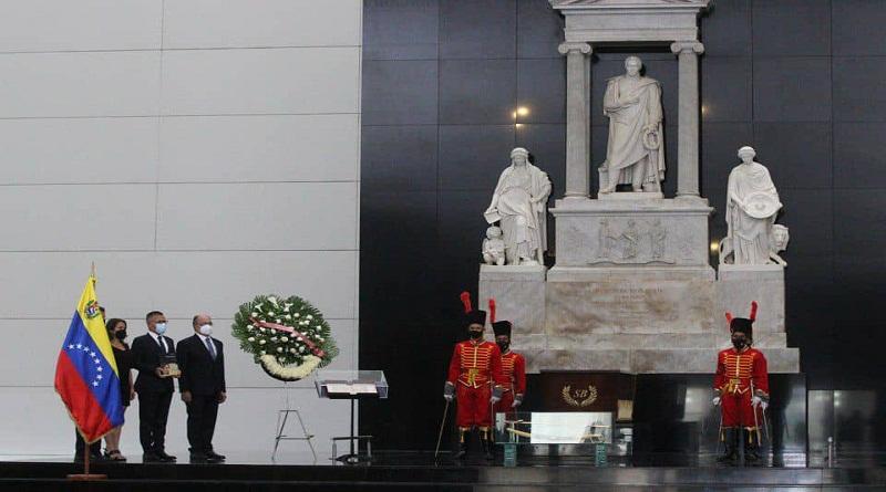 Trasladan original del Discurso de Angostura al Mausoleo del Libertador