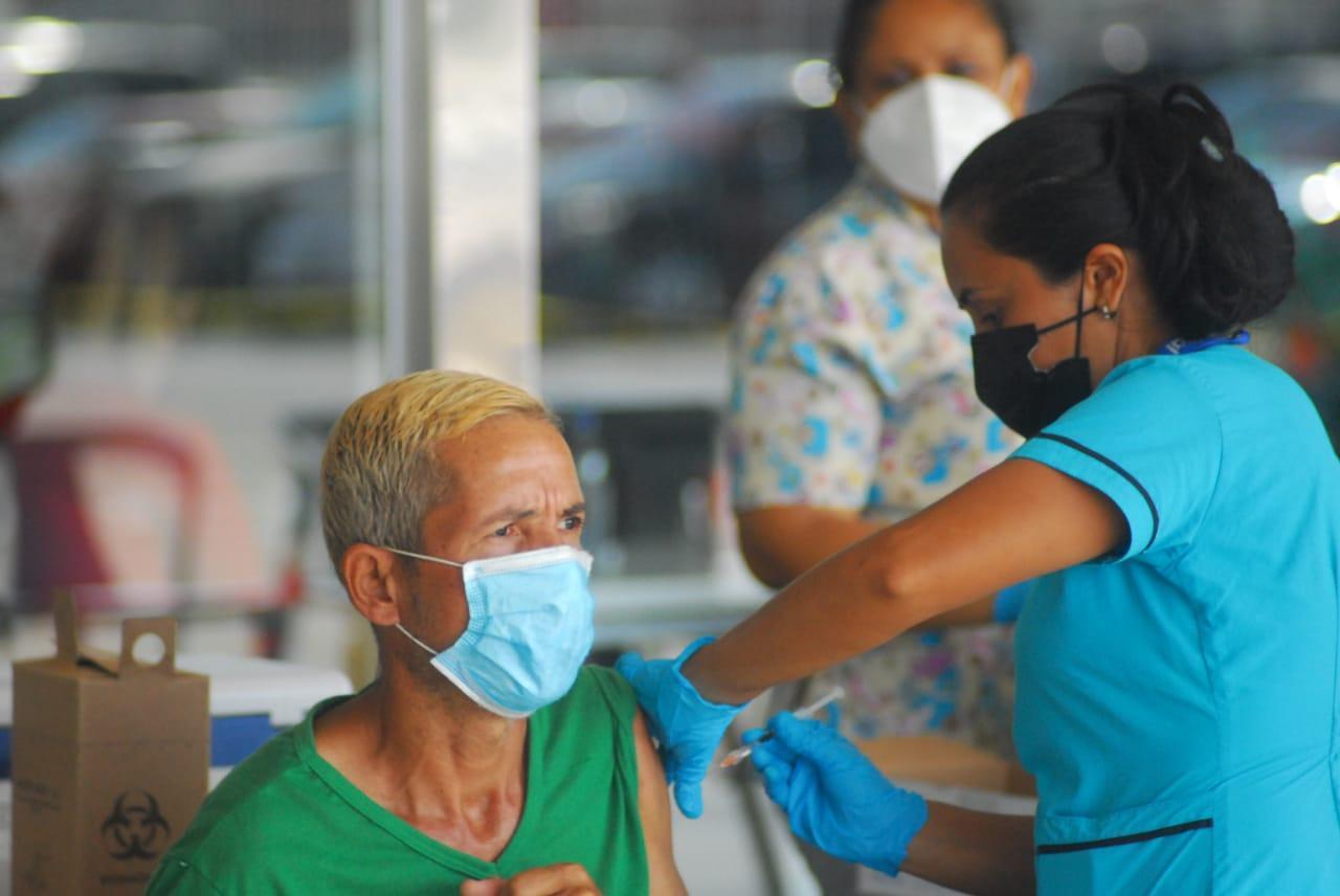 Insalud mantiene activo 74 puntos de vacunación anti  Covid 16 en el estado Carabobo