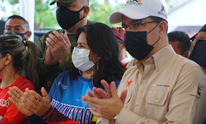 Ministro Arreaza celebra 6to aniversario de los CLAP junto al pueblo barinés