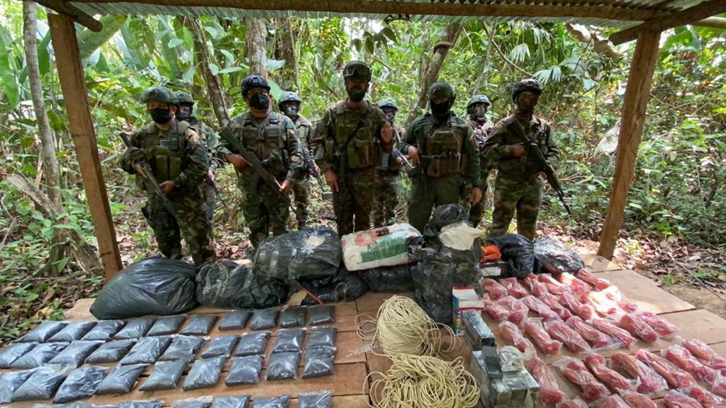 FANB desmantela campamento de explosivos de grupo TANCOL en la frontera con Apure.