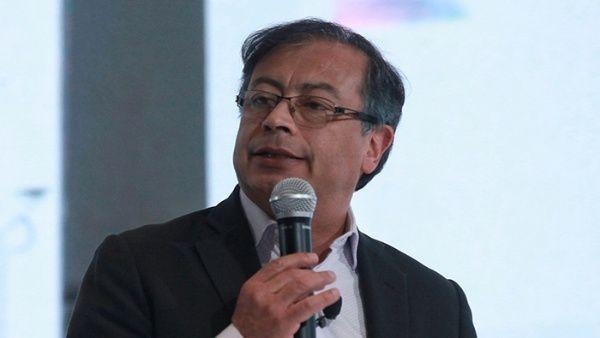 Gustavo Petro Apostamos por un cambio hacia la paz que destruya la violencia
