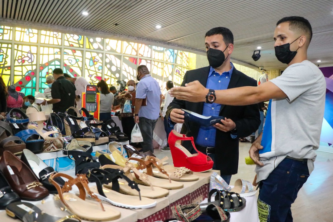 Banco del Tesoro organizó feria para promover emprendimientos