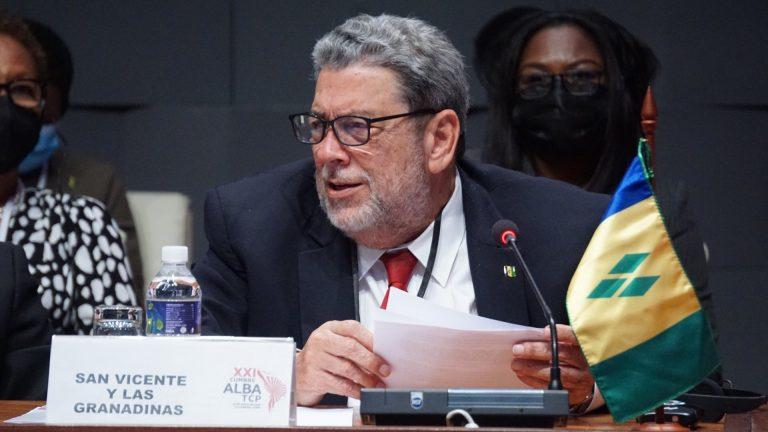 Ralph Gonsalves EE.UU. está equivocado y debe corregir sus errores
