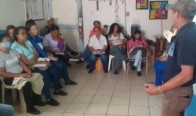 Trabajadores de la Misión Negra Hipólita reciben curso preventivo antidroga en el Zulia