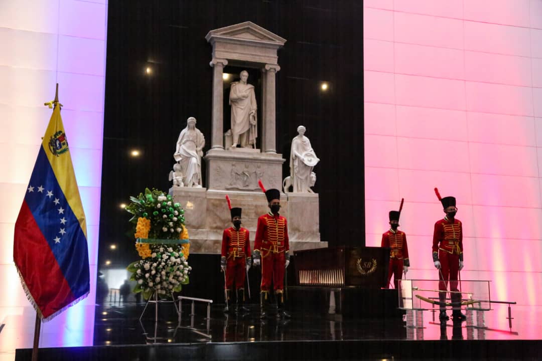 Gobierno Bolivariano realizó ofrenda floral en el Panteón Nacional por el Día de África