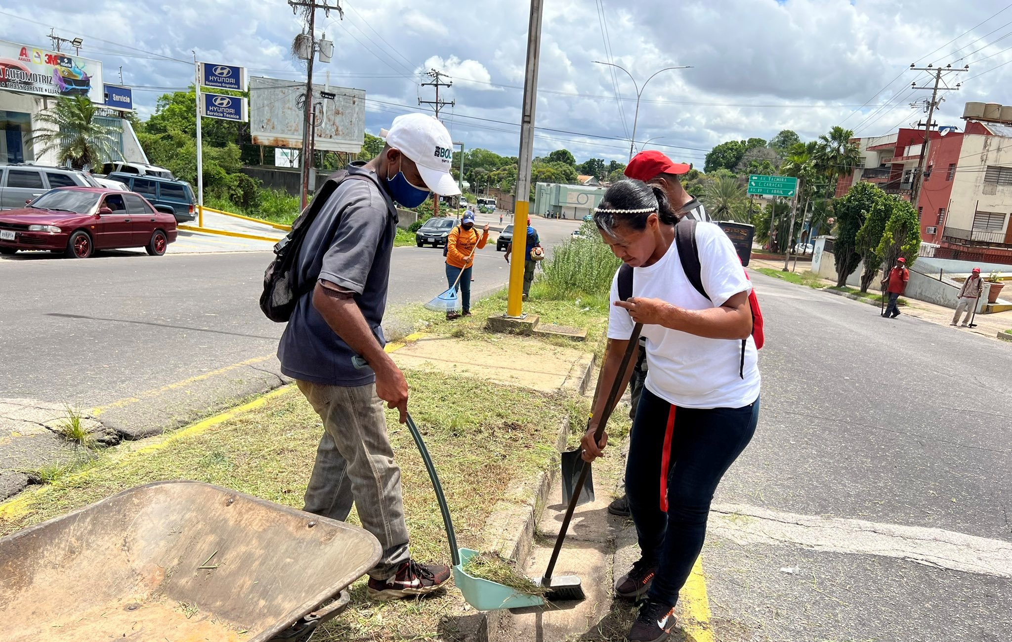Realizan mantenimiento a la avenida Germania en Ciudad Bolívar