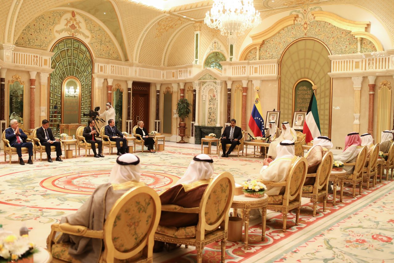 Amplia cobertura recibe en la prensa kuwaití gira eurasiática del Presidente Nicolás Maduro