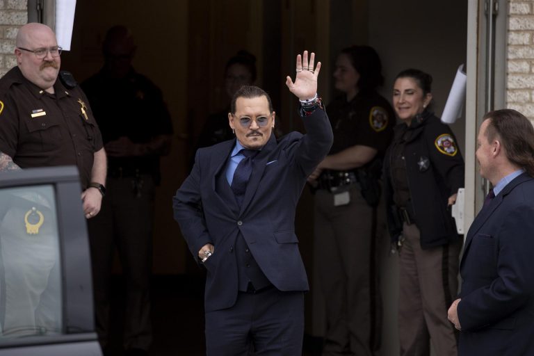 Johnny Depp gana el juicio de difamación contra su exesposa Amber Heard