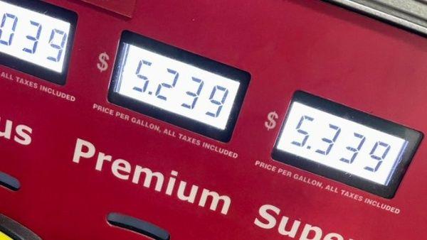 Precio de gasolina en EE.UU. sube aunque Biden liberó reservas