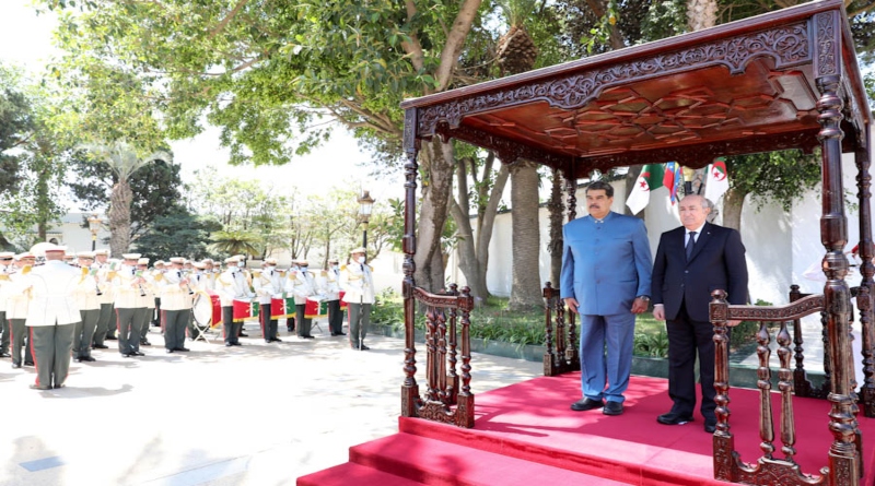 Presidente Maduro llega al Palacio Presidencial El Mouradia en Argelia