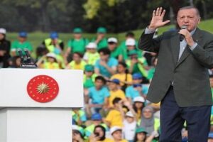Turquía mantiene veto al ingreso de Suecia y Finlandia a OTAN