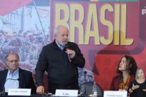 Lula presenta plan de gobierno