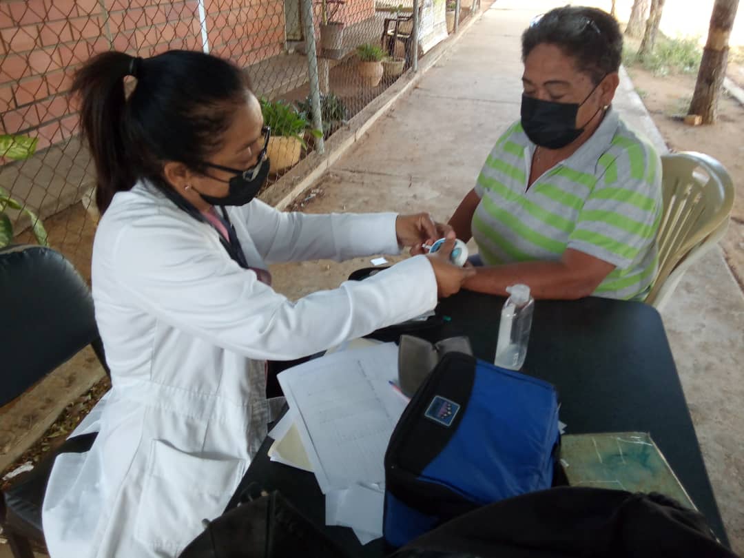 Barrio Adentro realiza jornada de despistaje de diabetes en San Jacinto