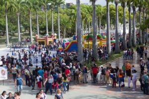 Niños y niñas festejan su día en el Paseo Los Próceres de Caracas