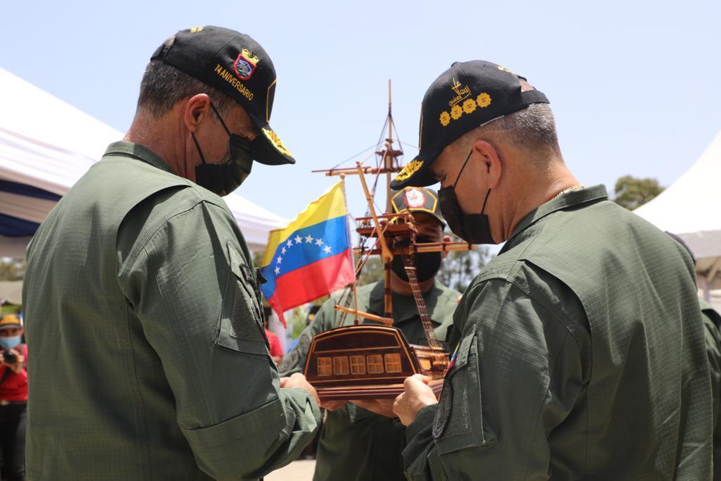 Padrino reconoce patriotismo de soldados de mar