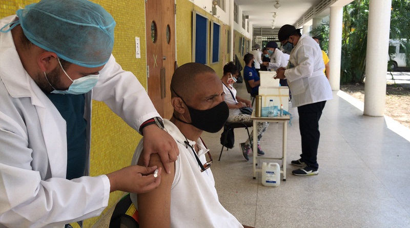 Realizan jornadas de vacunación masiva contra el Covid-19 con apoyo de las Bricomiles en el país