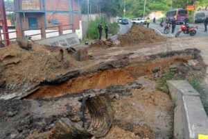 Realizan trabajos de vialidad en kilómetro uno de la Panamericana
