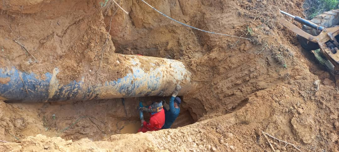 Reparan sistema de agua a través del 1×10 en Zulia