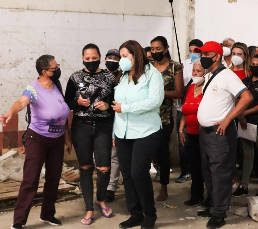 Alcaldesa de Caracas recorre espacios del Club de Abuelos Bolivarianos