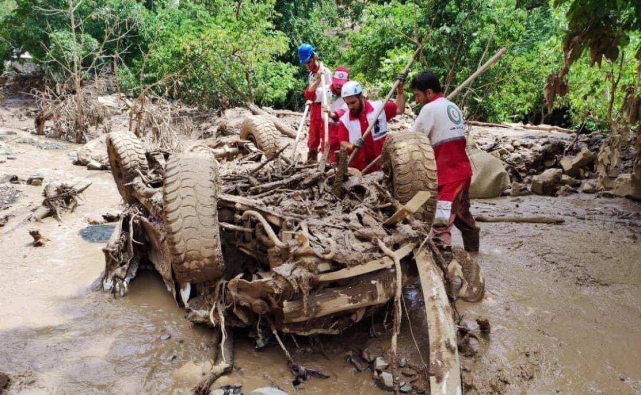 Aumenta a 69 la cifra de muertos por inundaciones en Irán