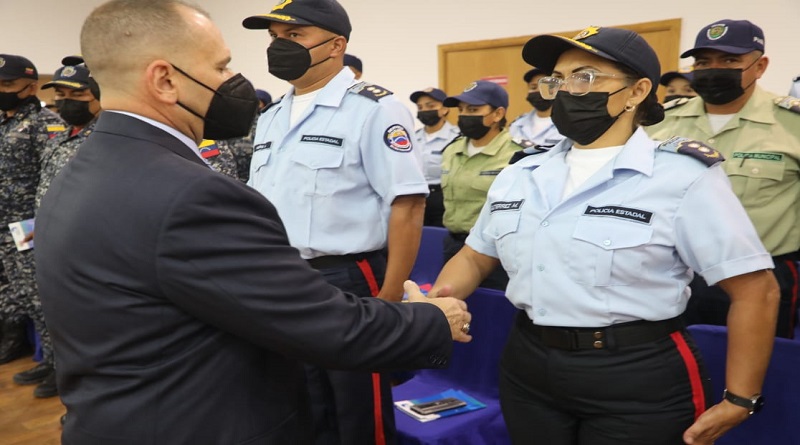 Cuerpos policiales del país cuentan con más de 110 mil funcionarios