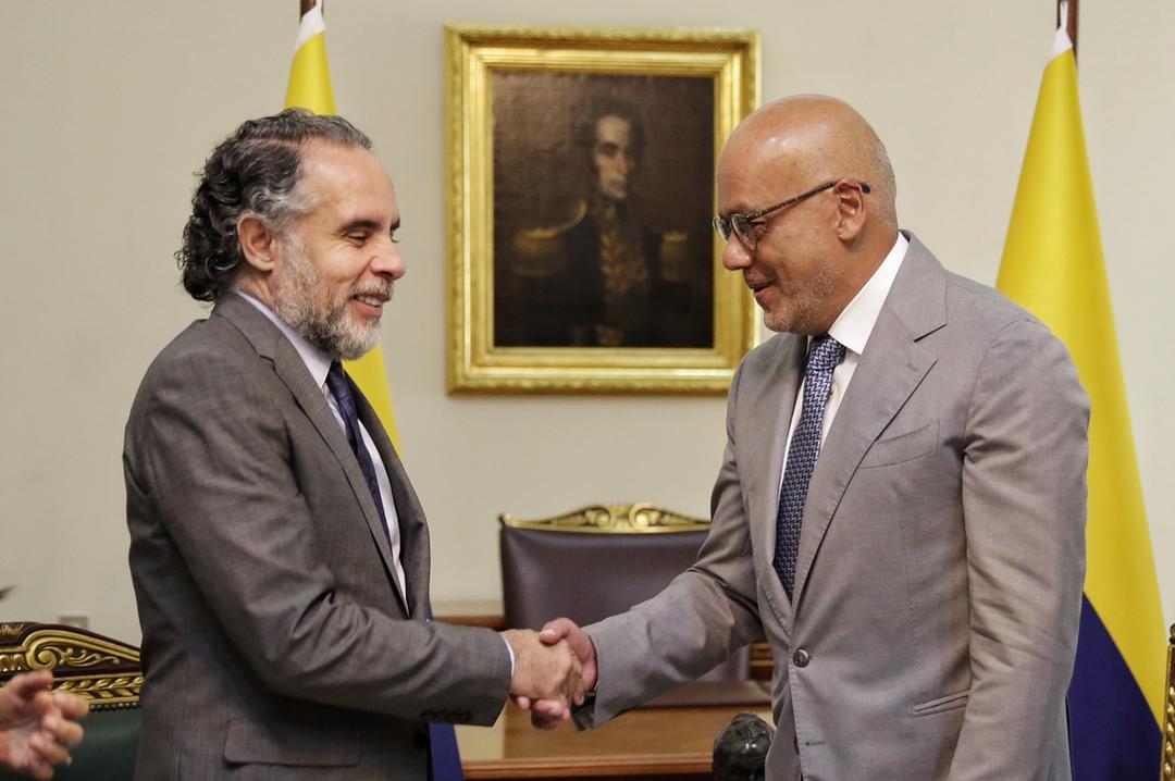 Jorge Rodríguez sostuvo encuentro con el Embajador de Colombia Armando Benedetti