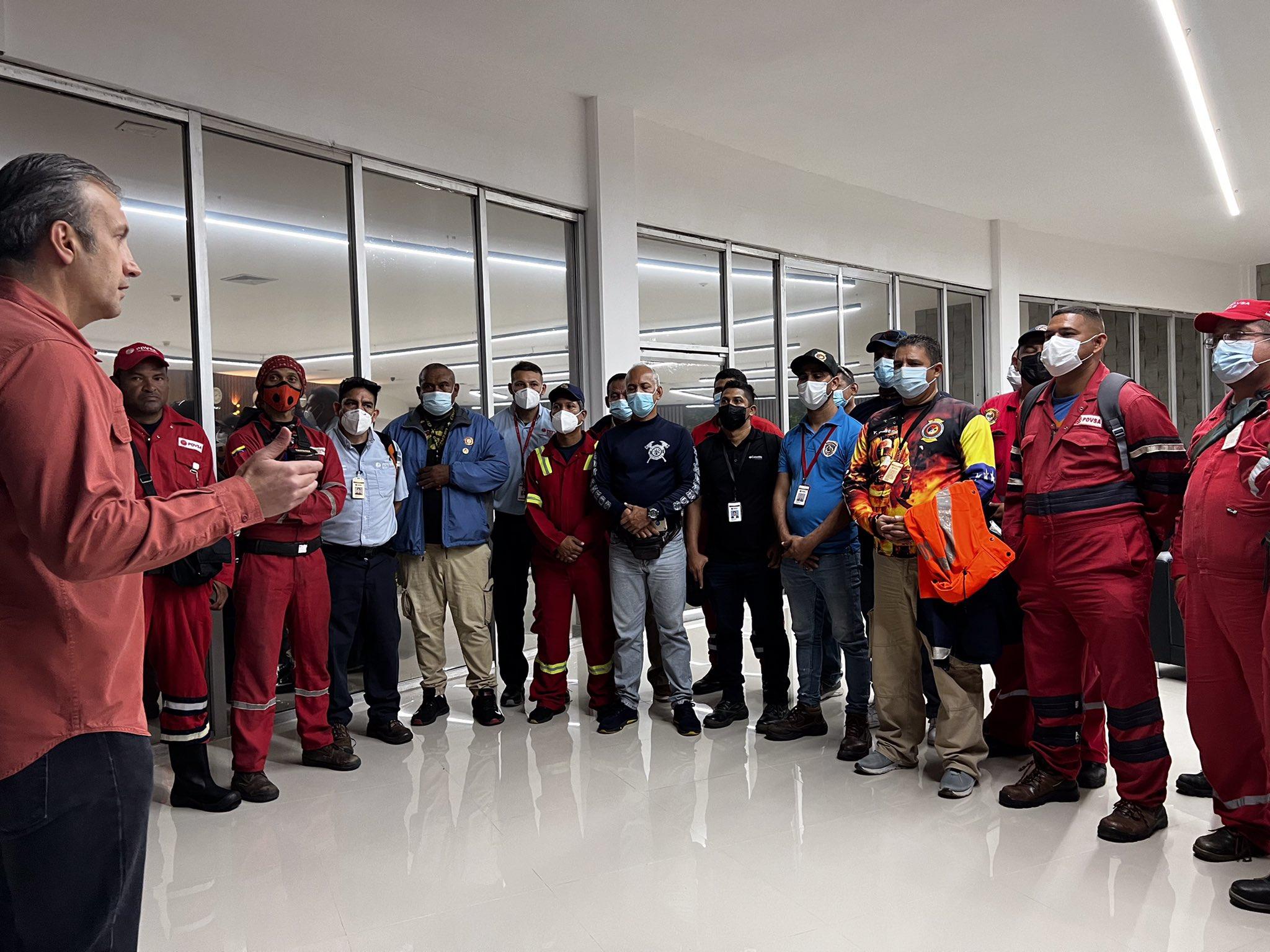 Parten a Cuba misión de 35 de bomberos especialistas y técnicos de PDVSA