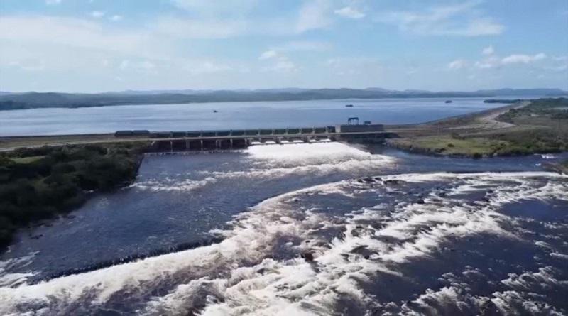 Instalan sistema de tendido eléctrico aéreo en el Parque Nacional La Llovizna