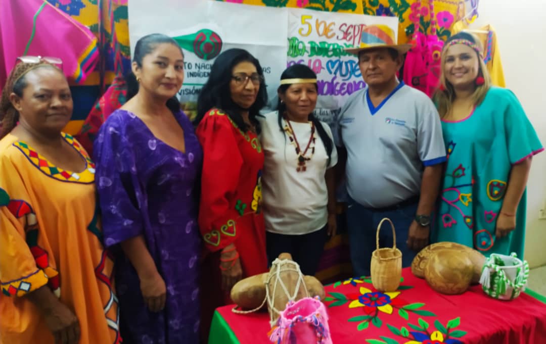 Resaltan labor de la mujeres indígnenas en su rol de preservar el idioma originario