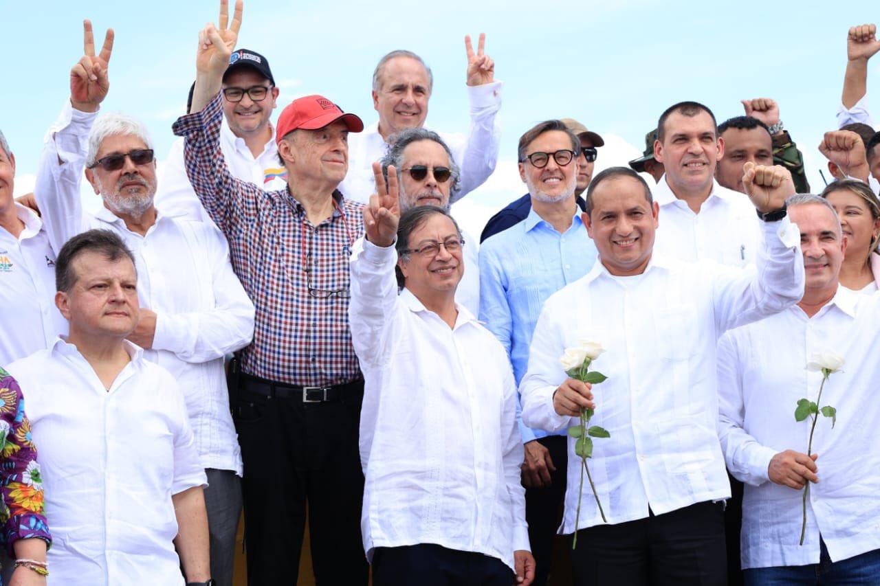 Autoridades venezolanas y colombianas reabren formalmente la frontera