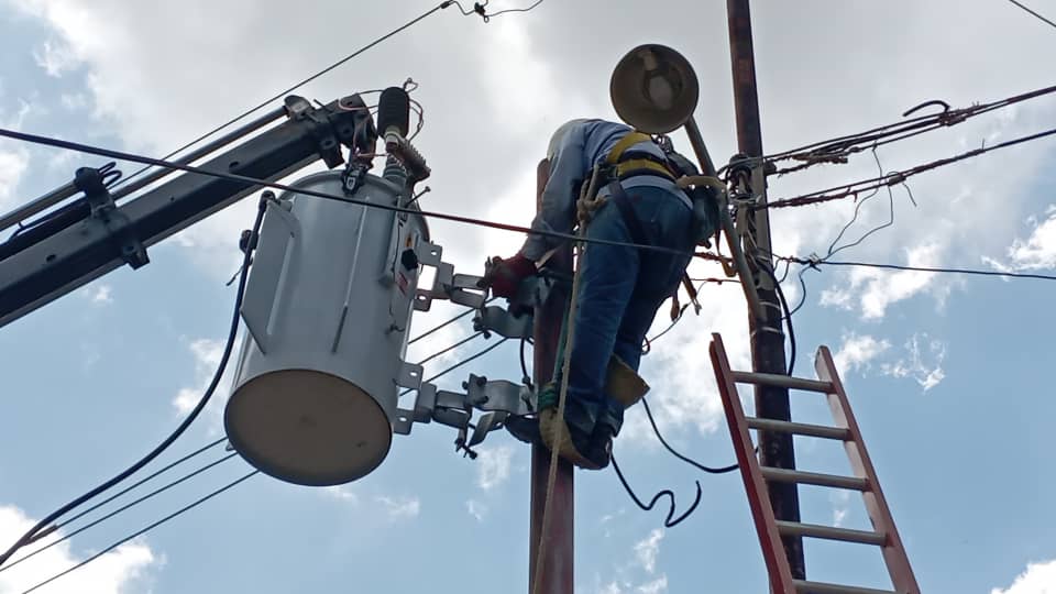 Zulia: Entregan transformadores a comunidades indígenas a través del 1×10 del Buen Gobierno