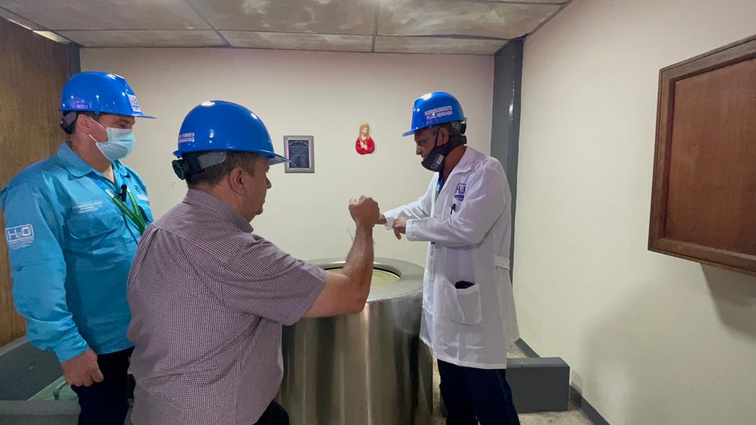 Ministro Marco Torres inspeccionó Planta Potabilizadora Cordero