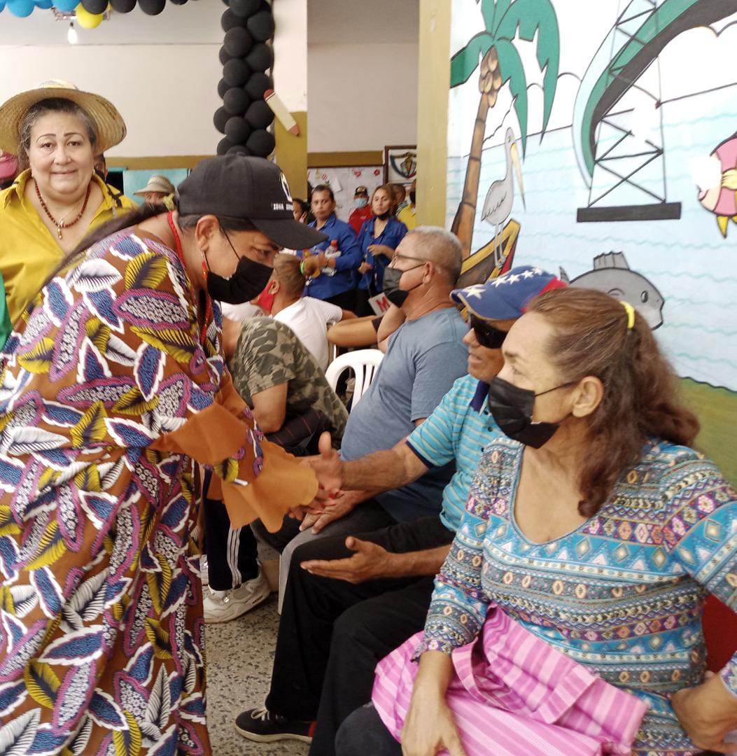 Gobierno Bolívariano favoreció con Mega jornada social a personal del Ministerio de Educación en Zulia