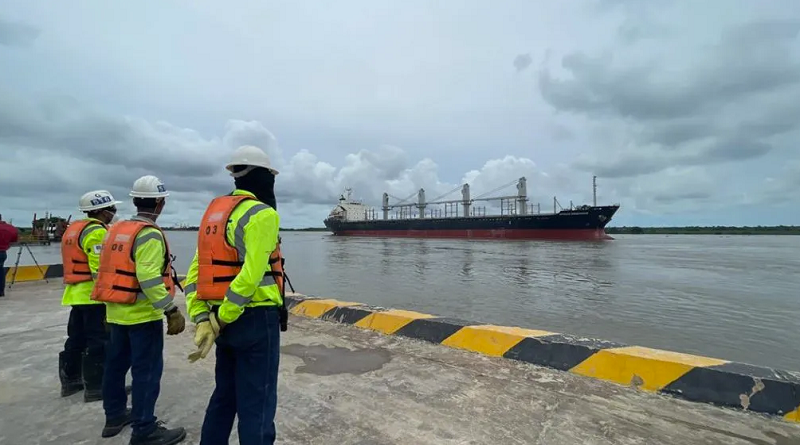 Primer buque con carga de urea de Pequiven llega a empresa Monómeros tras ser recuperada por Venezuela
