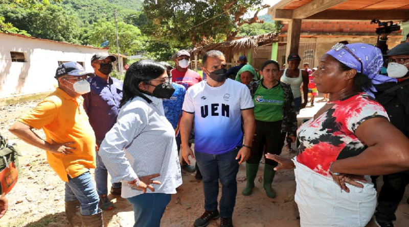 Vicepresidenta Ejecutiva Delcy Rodríguez recorre sectores afectados de Chichiriviche de La Costa