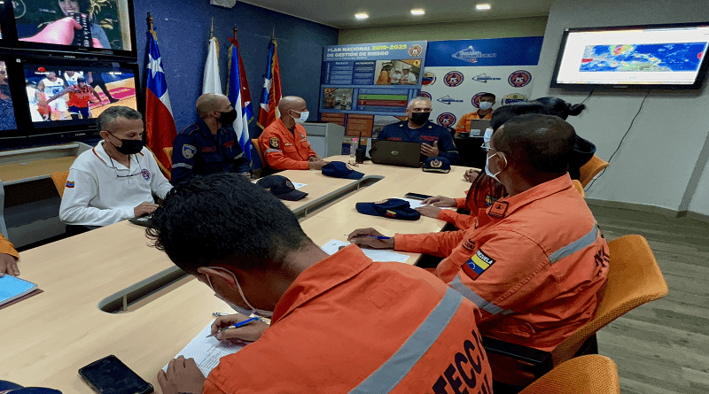 Activan protocolos de prevención de riesgos ante paso de onda tropical Nº 41