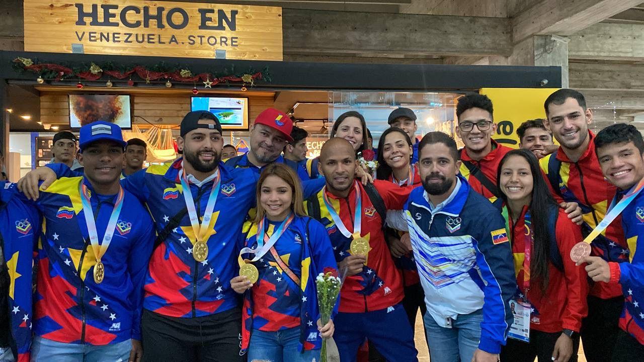 Primera avanzada que representó al país en los XII Juegos Suramericanos ASU 2022 llegó a Maiquetía al ritmo de tambores