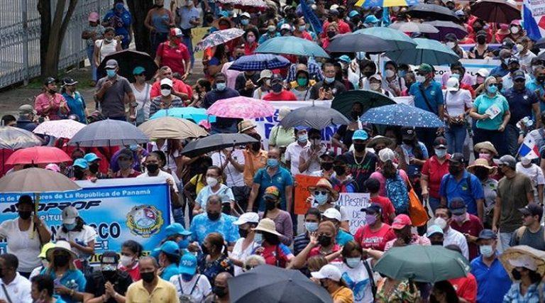 Manifestaciones sociales en repudio a corrupción en instituciones públicas