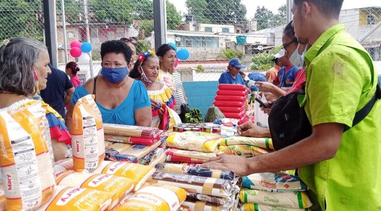 Más de mil 300 familias son favorecidas por la Feria del Campo Soberano en Aragua