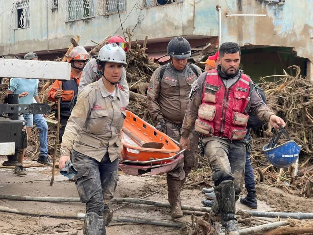 Gobierno Bolivariano despliega operativo para atender a los afectados por las lluvias en Las Tejerías en Aragua