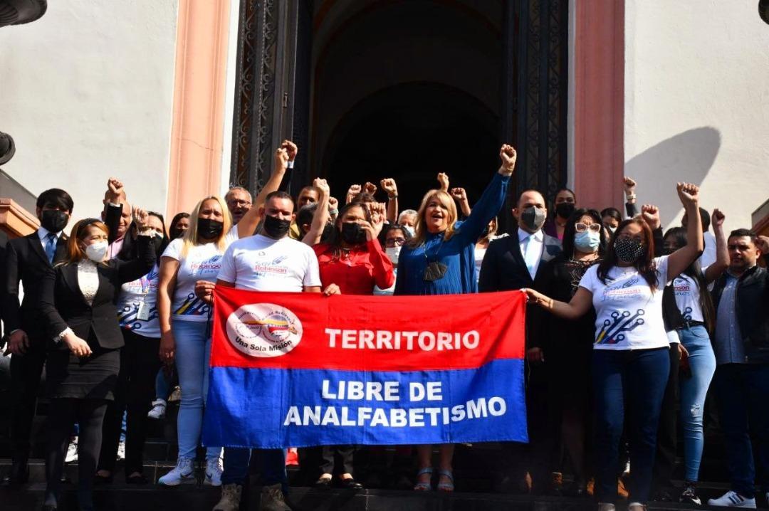 A 253 años del natalicio de Simón Rodríguez, Venezuela celebra 17 años libre de analfabetismo