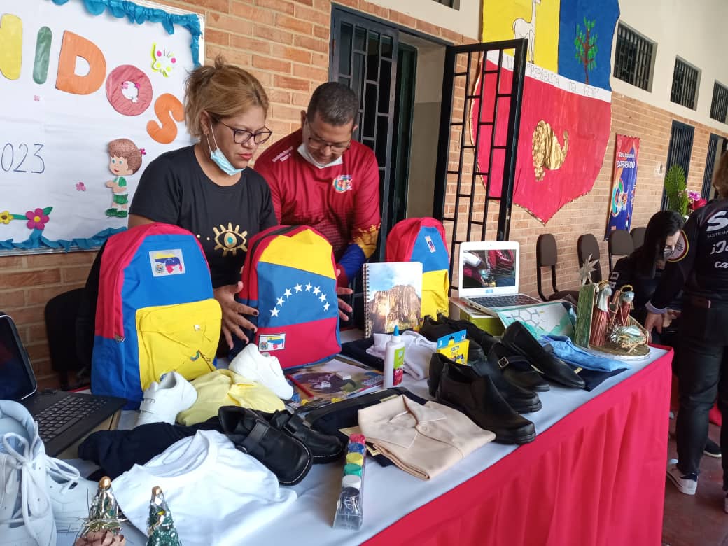 Con alegría niñas y niños carabobeños inician nuevo año escolar 2022-2023