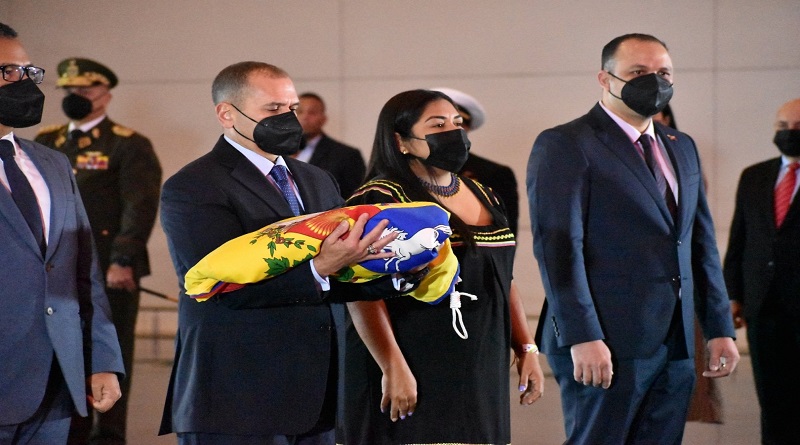 Con izada del Tricolor patrio inician actos conmemorativos de los 530 años de la Resistencia Indígena