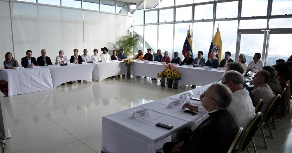 Gobierno colombiano y ELN anuncian acuerdos de mesa de diálogos