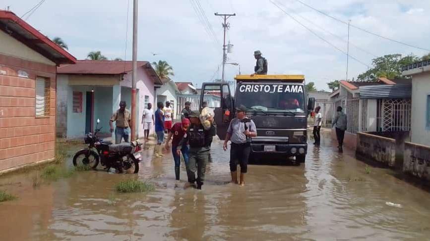 En el Zulia distribuyen combos clap en jornadas permanentes de atención integral