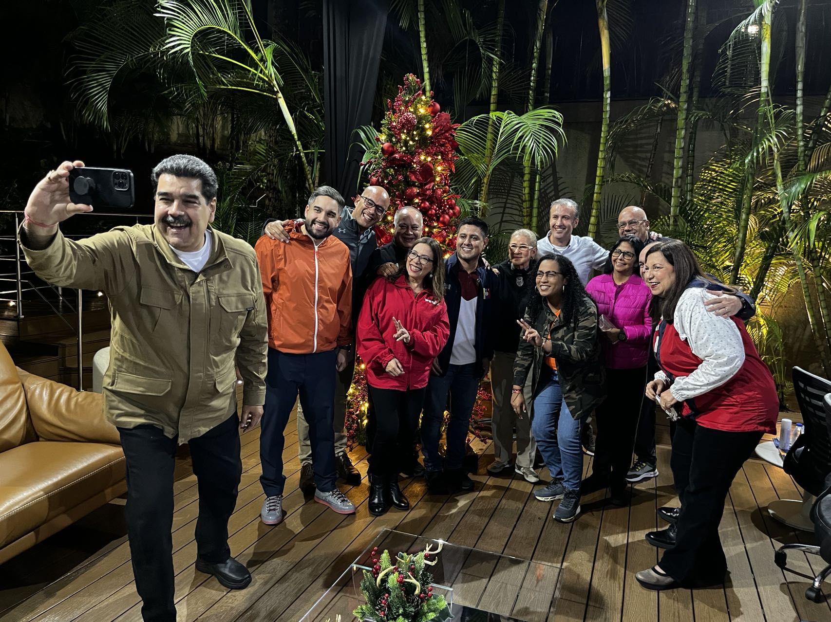 President Maduro meets with the Political Bureau for the victorious end of 2022